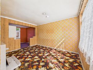 Lounge- click for photo gallery